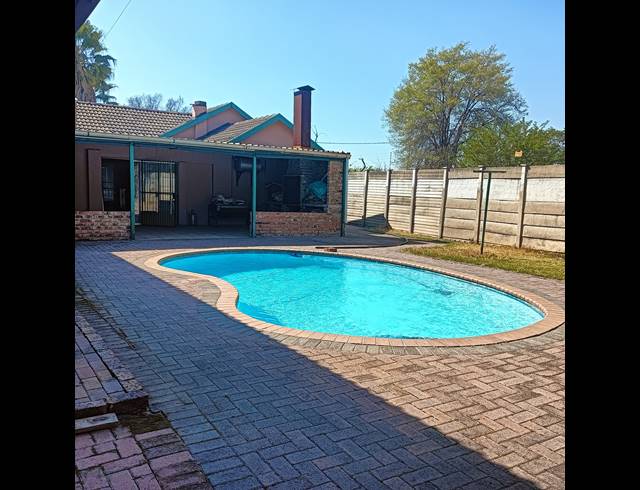 4 BEDROOM HOUSE FOR SALE IN THREE RIVERS